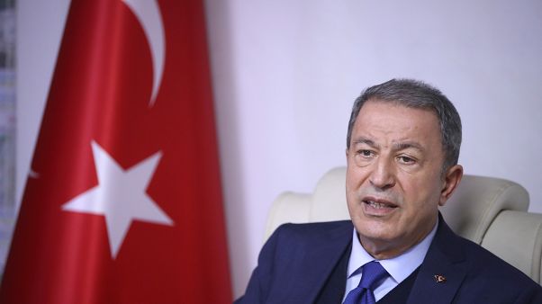 Milli Savunma Bakanı Hulusi Akar, beraberinde TSK komuta kademesi ile sınır birliklerine inceleme ve denetlemelerde bulunmak üzere Hatay’a geldi. Milli Savunma Bakanı Hulusi Akar, beraberinde TSK komuta kademesi ile sınır birliklerine inceleme ve denetlemelerde bulunmak üzere Hatay’a geldi.