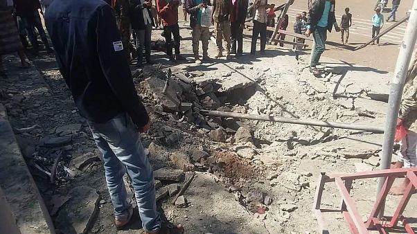 Yemen'de Husilerin bir askeri mezuniyet törenini hedef alan saldırısında en az 9 kişi öldü Yemen'de Husilerin bir askeri mezuniyet törenini hedef alan saldırısında en az 9 kişi öldü