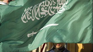 Suudi Arabistan'da sahnede 3 oyuncuyu bıçaklayan kişi ölüme mahkum edildi 