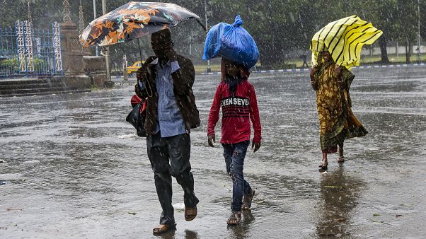 Bangladeş'te hava sıcaklığı 4,5 dereceye düştü 50 kişi hayatını kaybetti Bangladeş'te hava sıcaklığı 4,5 dereceye düştü 50 kişi hayatını kaybetti