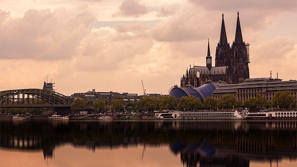 Umweltsau-Oma-Debatte gerät aus dem Ruder: Demo vor WDR - 11 Tweets Umweltsau-Oma-Debatte gerät aus dem Ruder: Demo vor WDR - 11 Tweets
