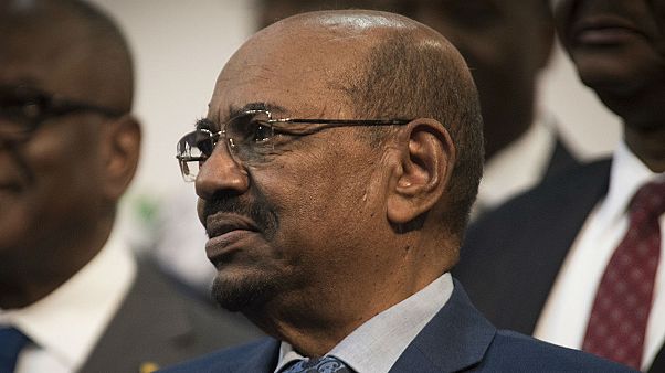 السودان: النيابة العامة تطلب من مدير جهاز الأمن في عهد البشير بتسليم نفسه للعدالة السودان: النيابة العامة تطلب من مدير جهاز الأمن في عهد البشير بتسليم نفسه للعدالة