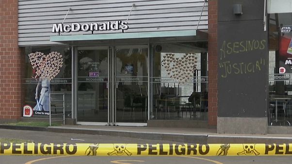Indignación en Perú tras la muerte de dos jóvenes en un McDonald's Indignación en Perú tras la muerte de dos jóvenes en un McDonald's