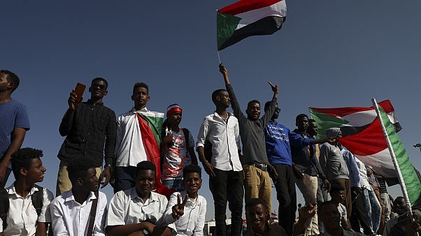Sudan'da protestocuyu işkence ederek öldüren 27 güvenlik görevlisine idam cezası Sudan'da protestocuyu işkence ederek öldüren 27 güvenlik görevlisine idam cezası