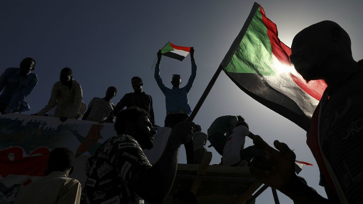 شادمانی مردم سودان پس از برکناری عمر البشیر