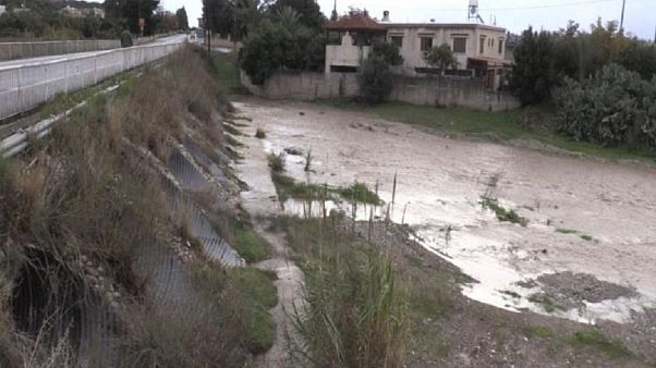 Προβλήματα από την κακοκαιρία σε όλη την Κύπρο Προβλήματα από την κακοκαιρία σε όλη την Κύπρο