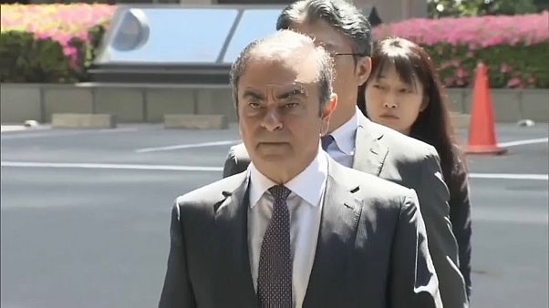 Ex-patrão da Nissan foge para o Líbano Ex-patrão da Nissan foge para o Líbano