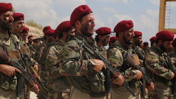 Suriye İnsan Hakları Gözlemevi, 1600 kadar Sultan Murat ve Süleyman Şah militanının Libya'ya gönderilmek üzere Türkiye tarafından eğitildiğin iddia etti Suriye İnsan Hakları Gözlemevi, 1600 kadar Sultan Murat ve Süleyman Şah militanının Libya'ya gönderilmek üzere Türkiye tarafından eğitildiğin iddia etti