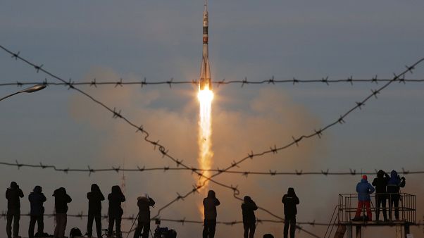 Астронавты встретят Новый год 15 раз Астронавты встретят Новый год 15 раз