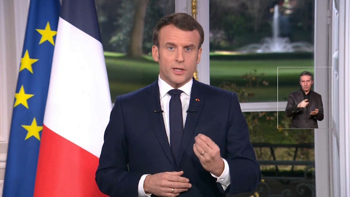 Macron defende reforma das pensões na mensagem de Ano Novo