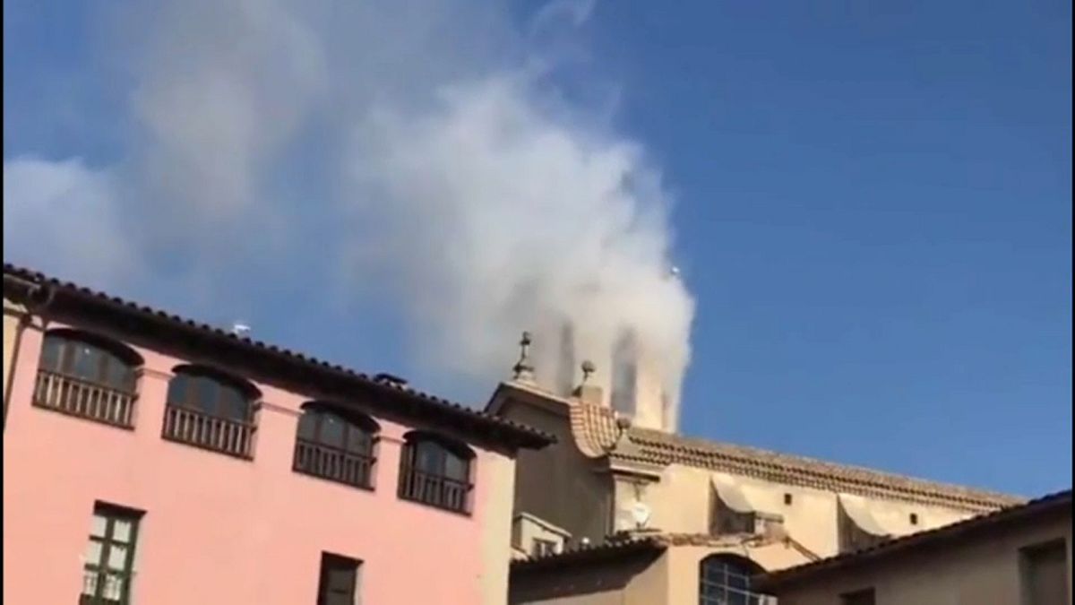 حريق بكنيسة في كتالونيا يؤدي لإصابة 14 شخصاً أثناء احتفالات رأس السنة