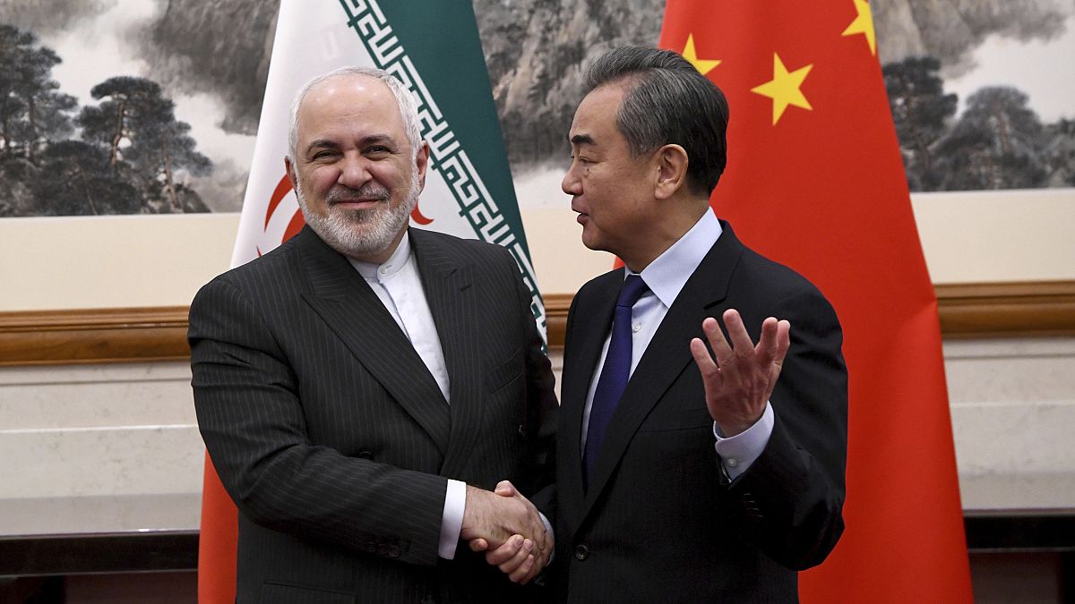 وزیر خارجه چین در دیدار با ظریف: باید مقابل اقدام‌های قلدرمآبانه ایستاد