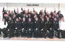 Nazi selamı veren stajyer gardiyanlar