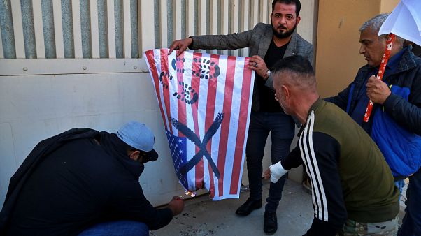 В Багдаде протестующие разгромили посольство США В Багдаде протестующие разгромили посольство США