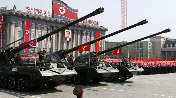 Kuzey Kore lideri Kim Jong-un, "Dünya yeni stratejik silahımızla tanışacak" dedi Kuzey Kore lideri Kim Jong-un, "Dünya yeni stratejik silahımızla tanışacak" dedi