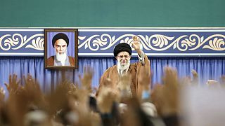 رهبر ایران: آمریکایی‌ها دارند انتقام داعش را از حشد الشعبی می‌گیرند