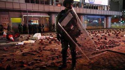 La violencia se adueña de las calles de Hong Kong en Año Nuevo 