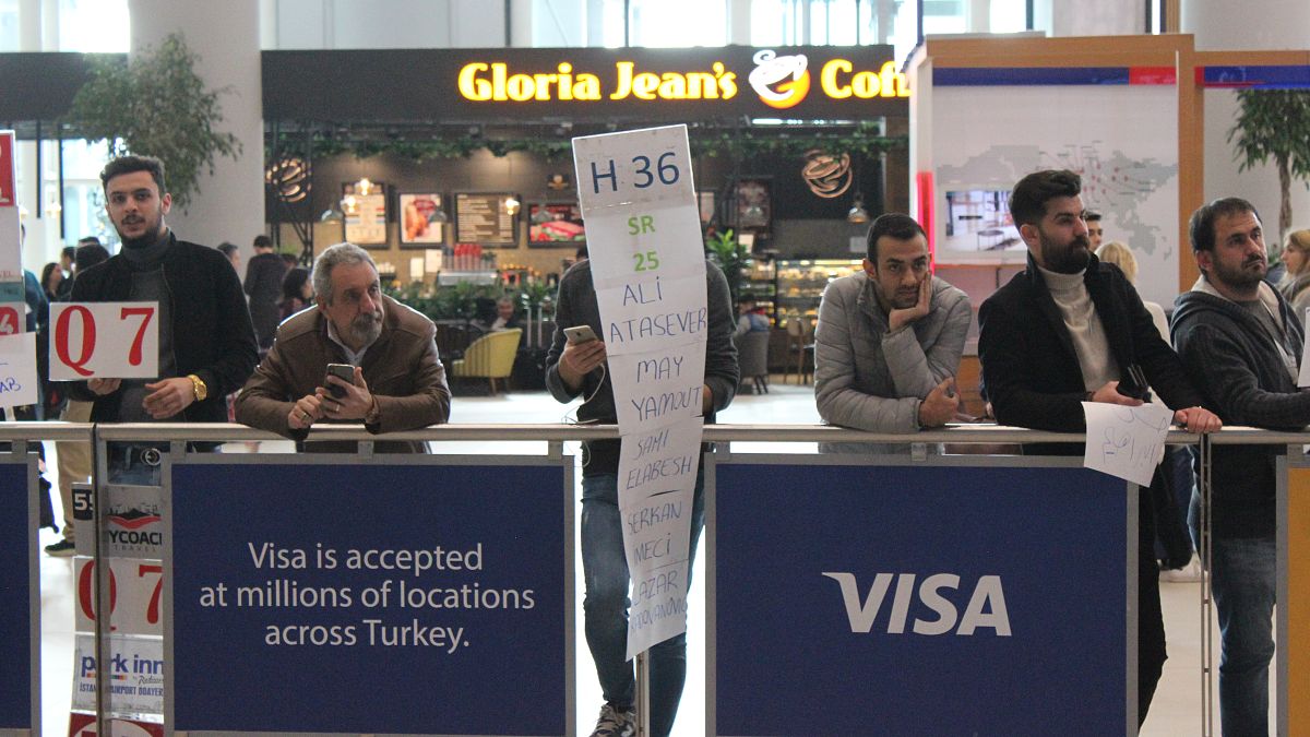  İstanbul Havalimanı'nda "Meeting lounge" dönemi: Pankartla yolcu karşılama ücrete tabi tutulacak 