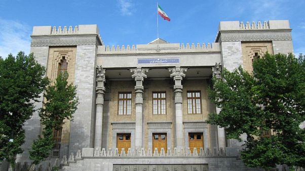 ایران کاردار سوئیس را در ارتباط با «اظهارات جنگ طلبانه مقامات آمریکا» به وزارت خارجه احضار کرد ایران کاردار سوئیس را در ارتباط با «اظهارات جنگ طلبانه مقامات آمریکا» به وزارت خارجه احضار کرد