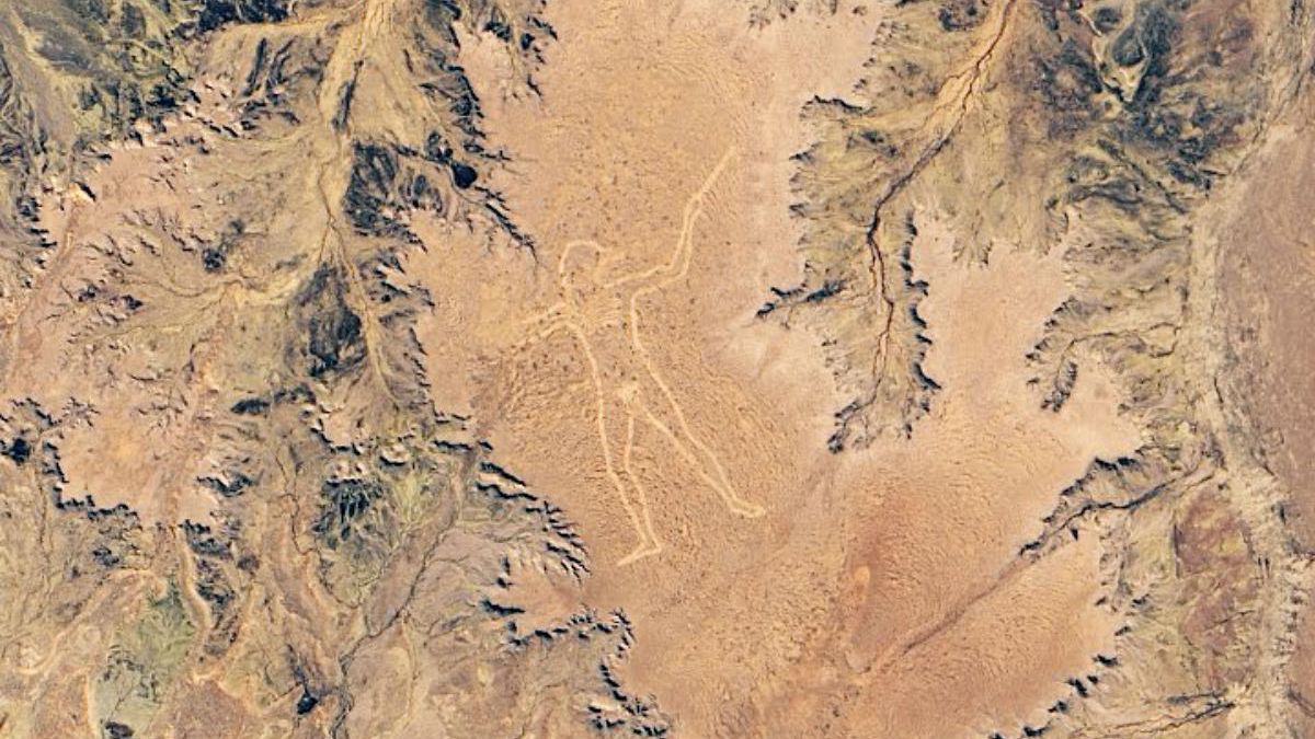 NASA, 3,5 kilometrelik gizemli sanat eserinin uydu fotoğrafını paylaştı