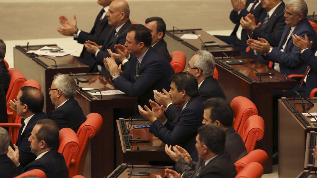 Turkish MPs back sending troops to Libya to support UN-backed government