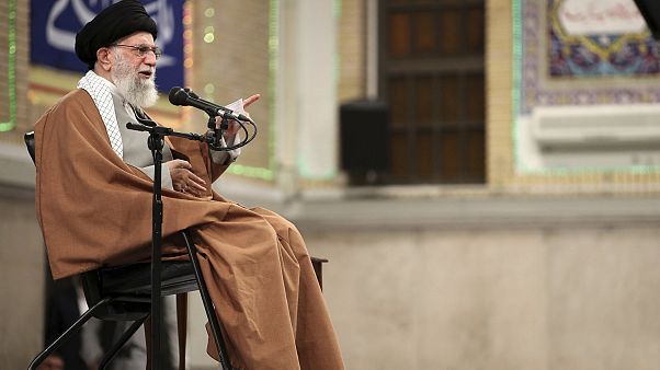Hamaney: 'Süleymani'yi öldürenleri acı bir intikam bekliyor' Hamaney: 'Süleymani'yi öldürenleri acı bir intikam bekliyor'