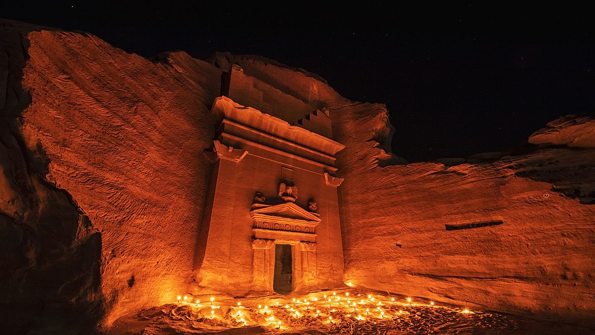 إحدى المعالم الأثرية في العلا - المملكة العربية السعودية.