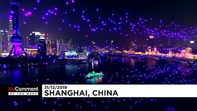 Shanghái sustituye los fuegos artificiales por drones para recibir 2020