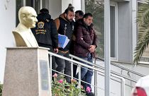 Bíróság előtt Carlos Ghosn feltételezett szöktetői 