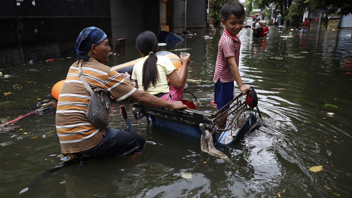 Aumentan las víctimas mortales por las inundaciones en Indonesia