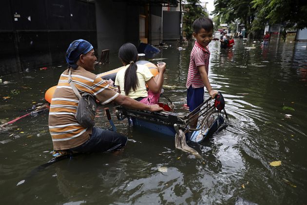 Indonesia: la città di Lebak sepolta dall'acqua