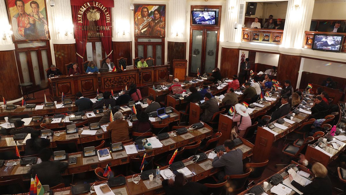 Bolivya'da geçici hükümetin görev süresini uzatan tasarı onaylandı 