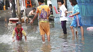 Zahl der Hochwasser-Opfer auf über 60 gestiegen