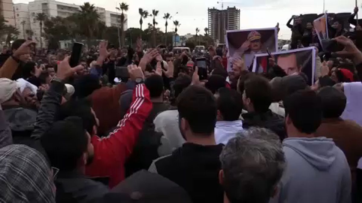 Λιβύη: «Σφυροκοπεί» την πρωτεύουσα ο Χαφτάρ