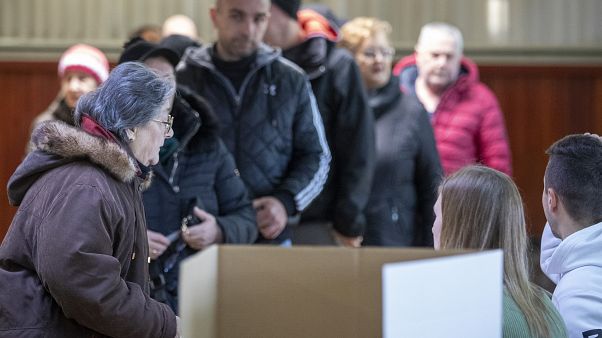 Второй тур президентской гонки: консерватор или либерал? Второй тур президентской гонки: консерватор или либерал?