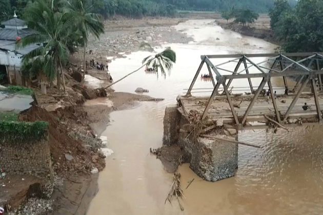 Inondations meurtrières en Indonésie