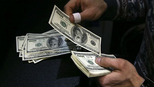 دلار در آستانه ۱۴ هزارتومان؛ وضعیت قرمز بورس تهران به خاورمیانه سرایت کرد دلار در آستانه ۱۴ هزارتومان؛ وضعیت قرمز بورس تهران به خاورمیانه سرایت کرد