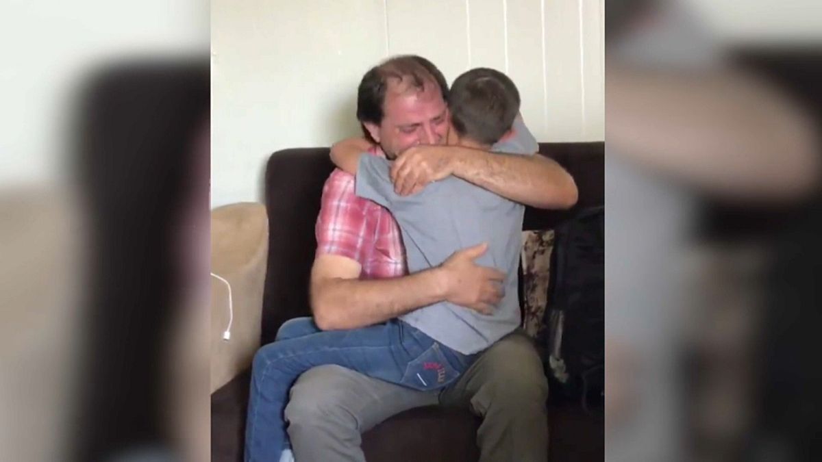 O emotivo reencontro entre Afrim Berisha e o filho cinco anos depois