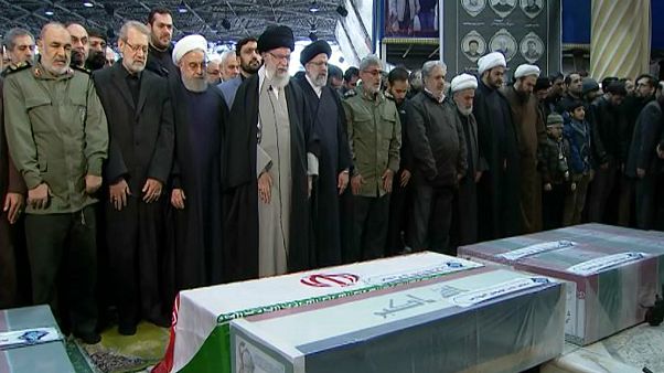 المرشد الأعلى للجمهورية الإسلامية آية الله علي خامنئي المرشد الأعلى للجمهورية الإسلامية آية الله علي خامنئي
