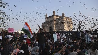 احتجاجات في مختلف أنحاء الهند بعد هجوم شنه ملثمون على جامعة في نيودلهي
