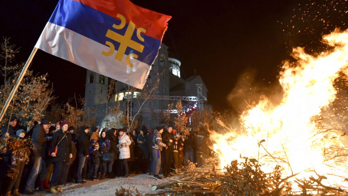Rendőrkordon mögött ünnepelték az ortodox karácsonyt Montenegróban