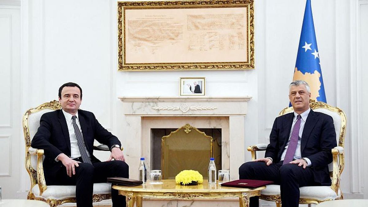 Linksnationalist Albin Kurti und Präsident Hashin Thaçi
