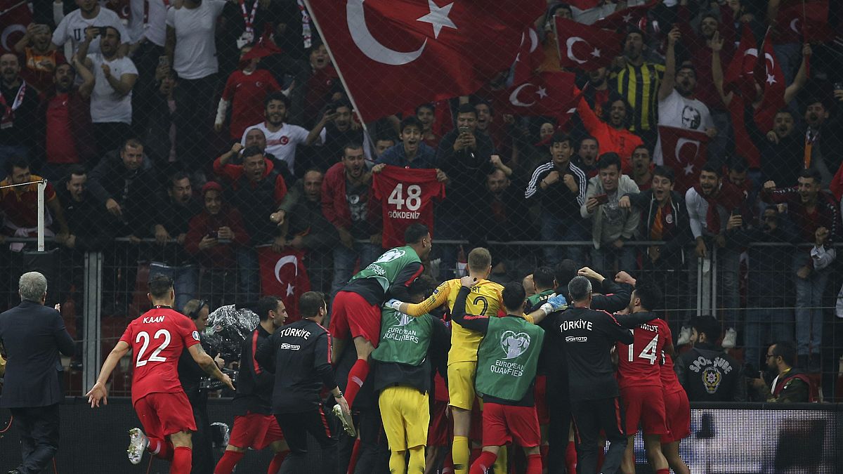 Euro 2020 için İstanbul'da oynanan Türkiye-İzlanda maçından bir kare