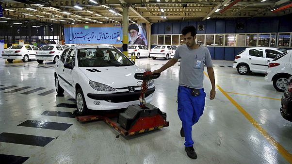 دو ماه پس از گرانی بنزین؛ ارزانترین خودروی ایران به مرز ۶۰ میلیون تومان رسید دو ماه پس از گرانی بنزین؛ ارزانترین خودروی ایران به مرز ۶۰ میلیون تومان رسید