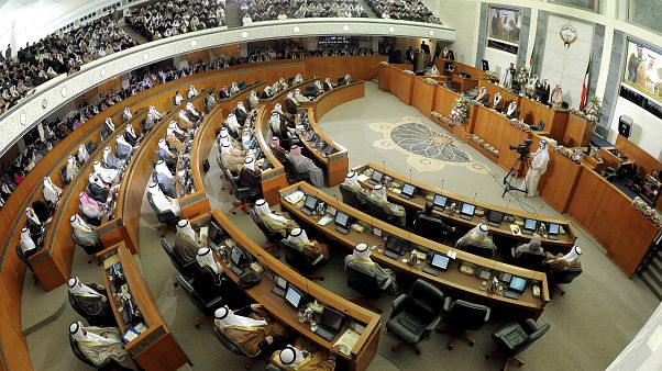صندوق النقد الدولي يحض الكويت على تطبيق حزمة إصلاحات وفرض ضرائب صندوق النقد الدولي يحض الكويت على تطبيق حزمة إصلاحات وفرض ضرائب