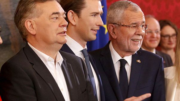 Óriásit bakizott az osztrák köztévé: szappanoperával keverve adták az osztrák kormány beiktatását Óriásit bakizott az osztrák köztévé: szappanoperával keverve adták az osztrák kormány beiktatását
