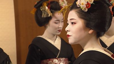 Las geishas de Kioto dan la bienvenida al 2020