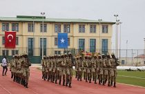 Türkiye’nin yurt dışındaki en büyük askeri eğitim merkezi olan Somali Türk Görev Kuvvet Komutanlığında  Somalili subaylar eğitimini tamamladı
