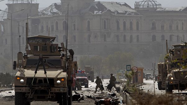 مقتل قائد من طالبان مع مقاتلين آخرين في غارة جوية أمريكية مقتل قائد من طالبان مع مقاتلين آخرين في غارة جوية أمريكية