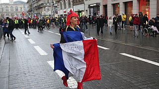 Guerra de desgaste en Francia, inmersa en una huelga interminable
